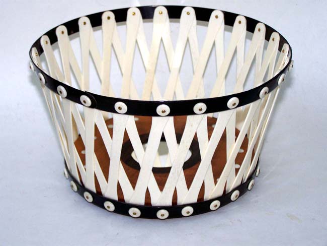 A Fine contemporary handcrafted Whalers' Basket named 'The Looking Glass' by local Cape Cod artist Ken Campbell.